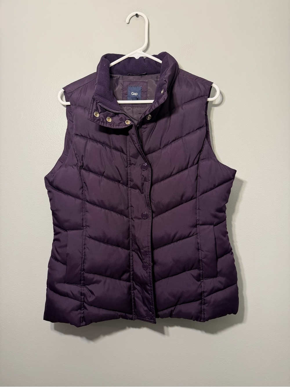 GAP Quilted Puffer Vest in Deep Plum